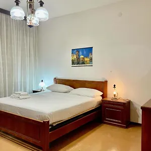 Paolohome , Milán Italia